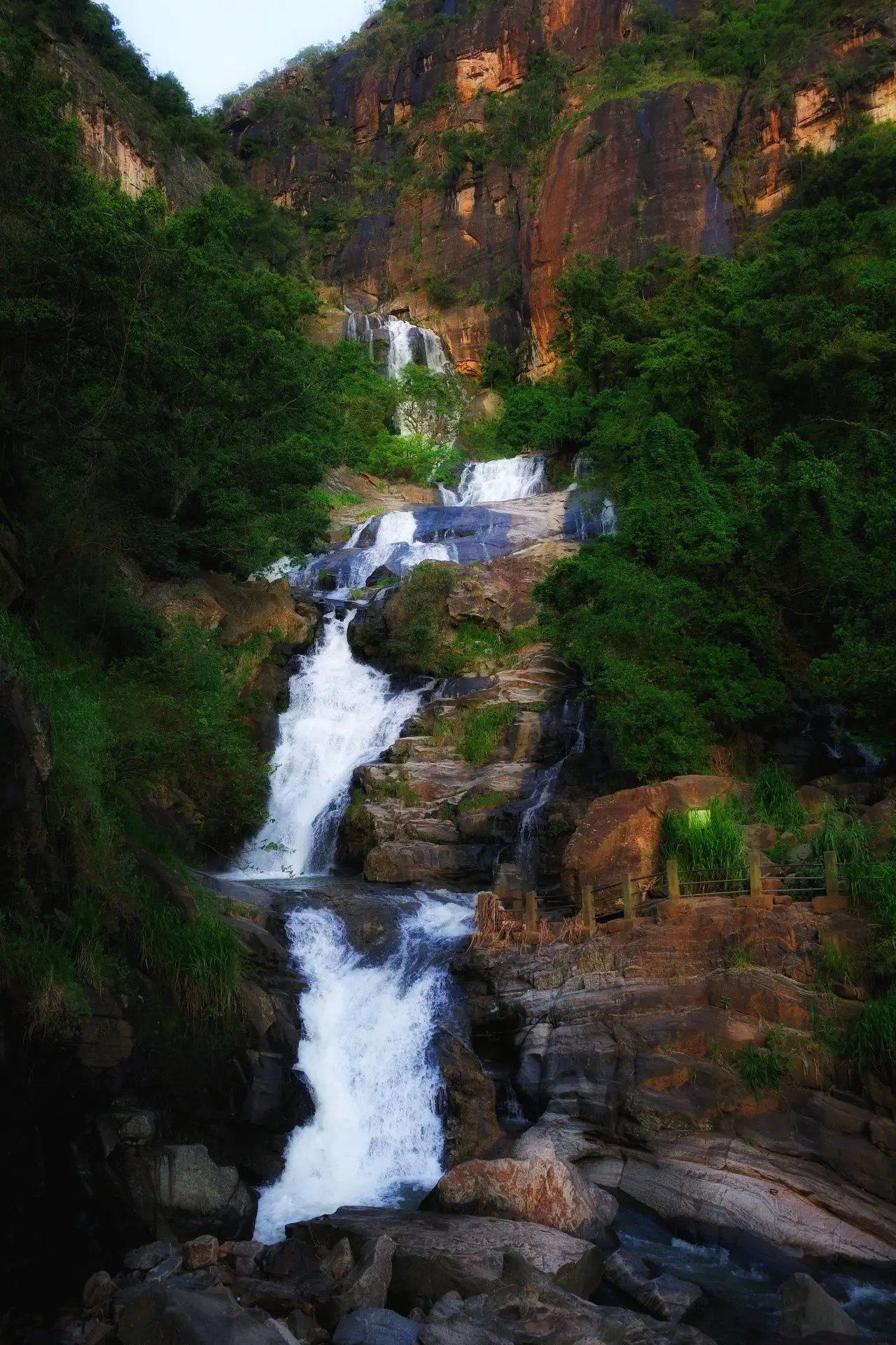 Водопад Равана