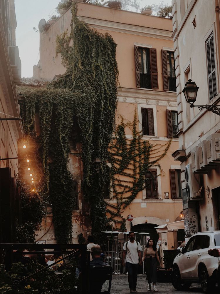 Влюбленные возле  La Nuova Piazzetta 